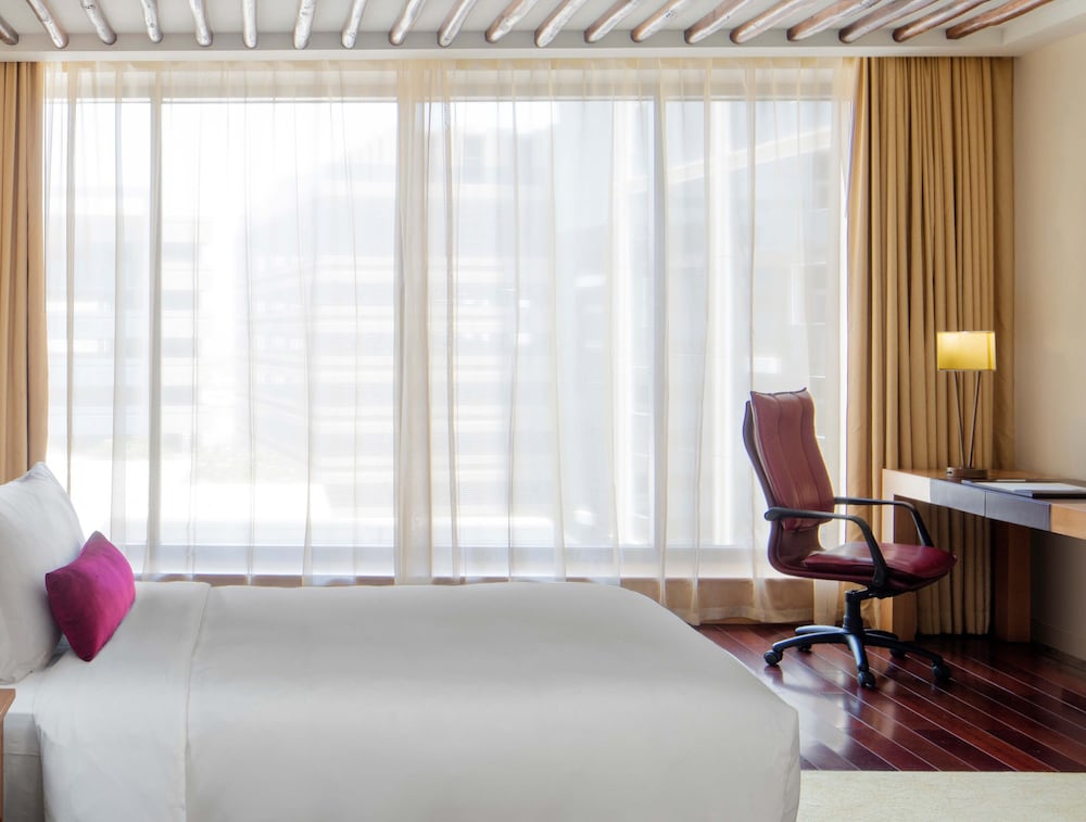 The H Dubai Rezervasyon