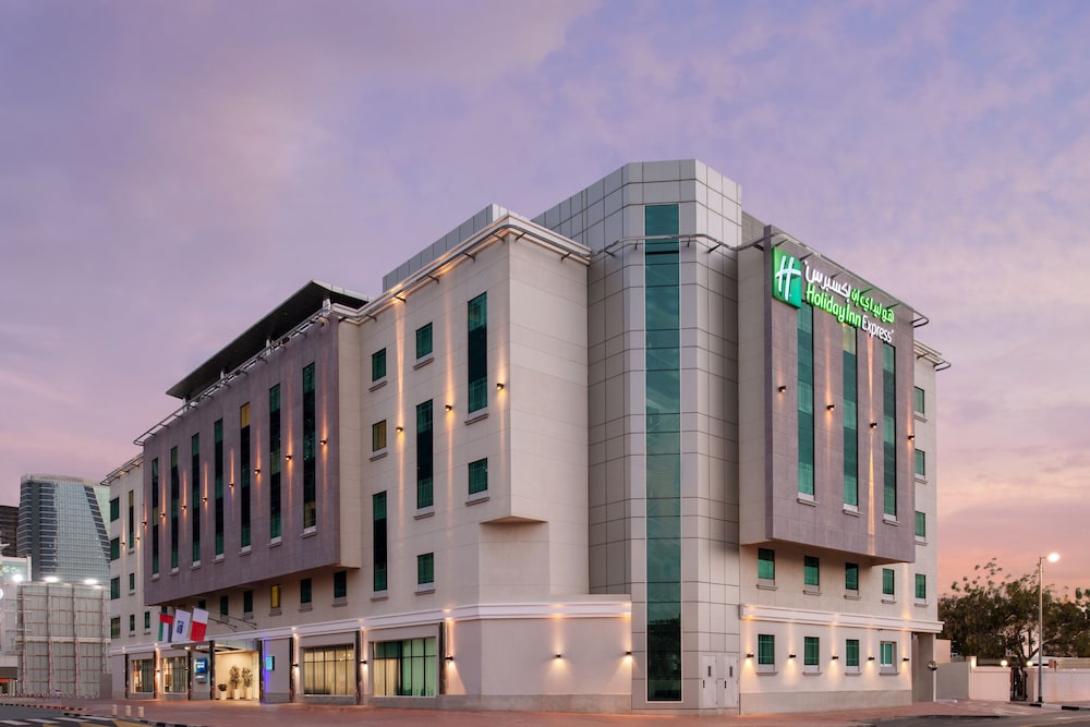 Holiday Inn Express Dubai Safa Park Rezervasyon
