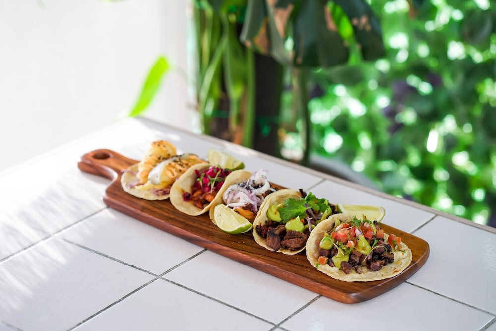 Holiday Inn Express Dubai Safa Park Rezervasyon