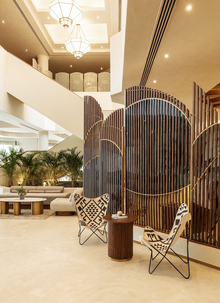 Majestic Cove Hotel Rezervasyon