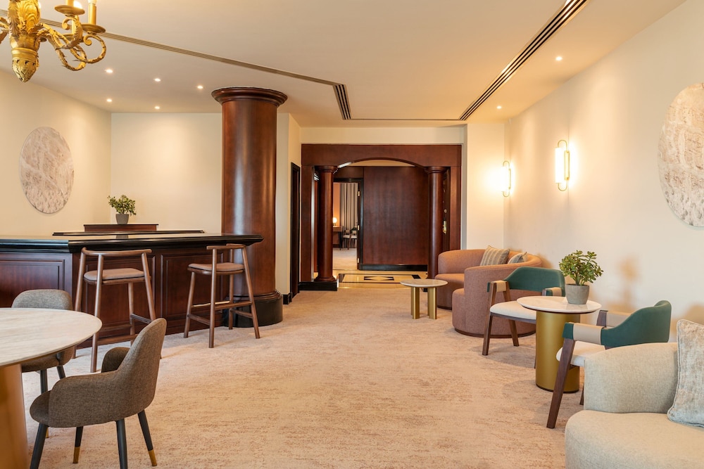 Majestic Cove Hotel Rezervasyon