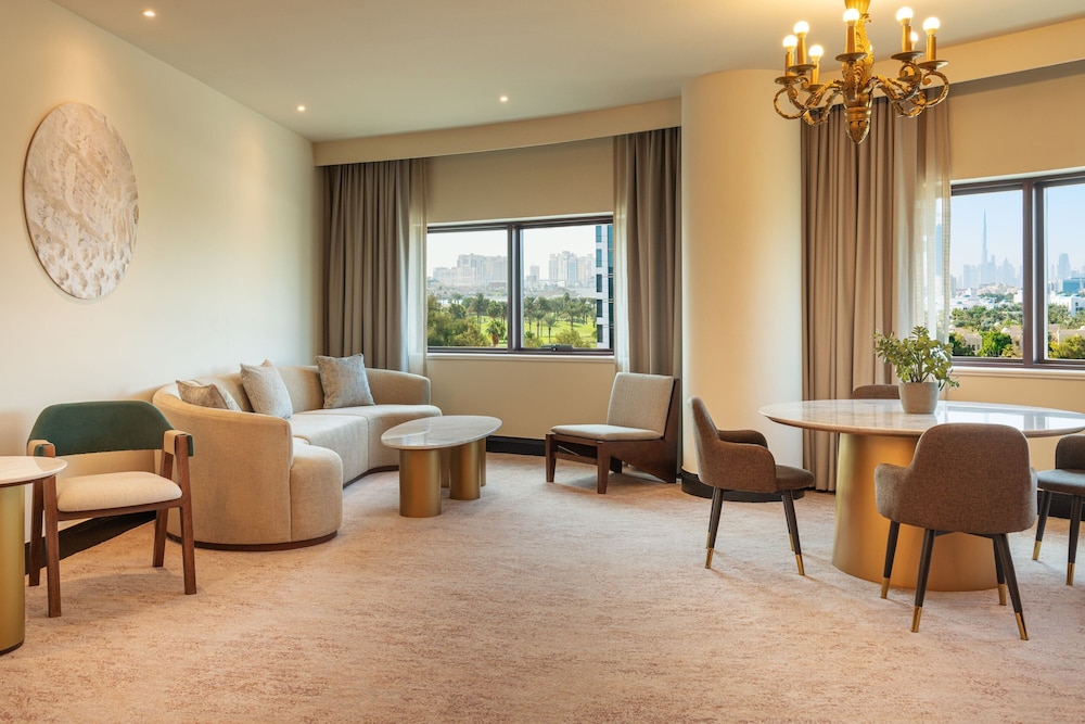 Majestic Cove Hotel Rezervasyon