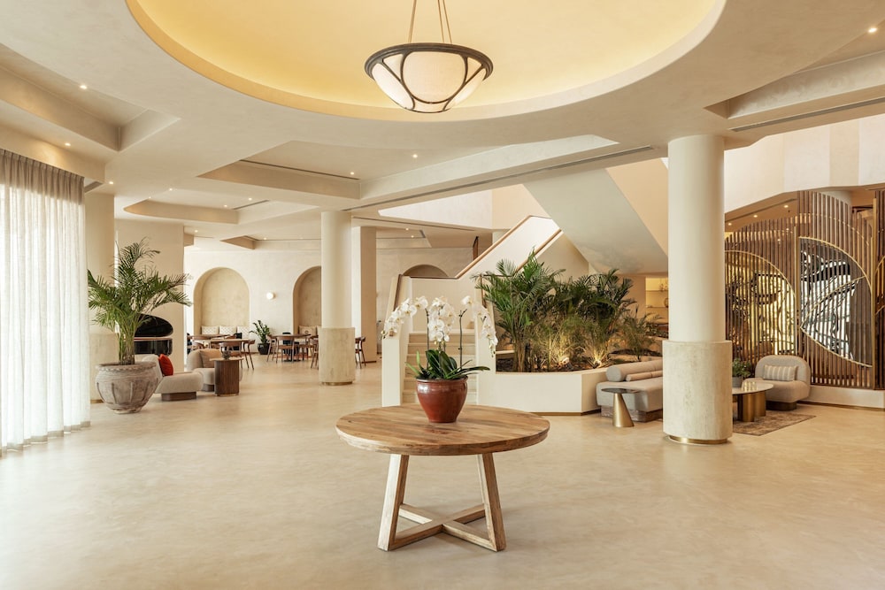 Majestic Cove Hotel Rezervasyon