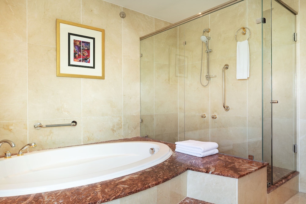 Majestic Cove Hotel Rezervasyon