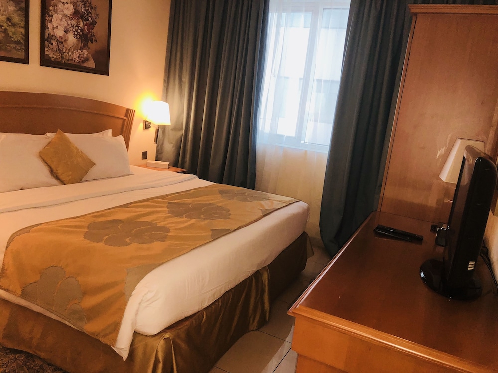 Golden Tulip Sharjah Rezervasyon