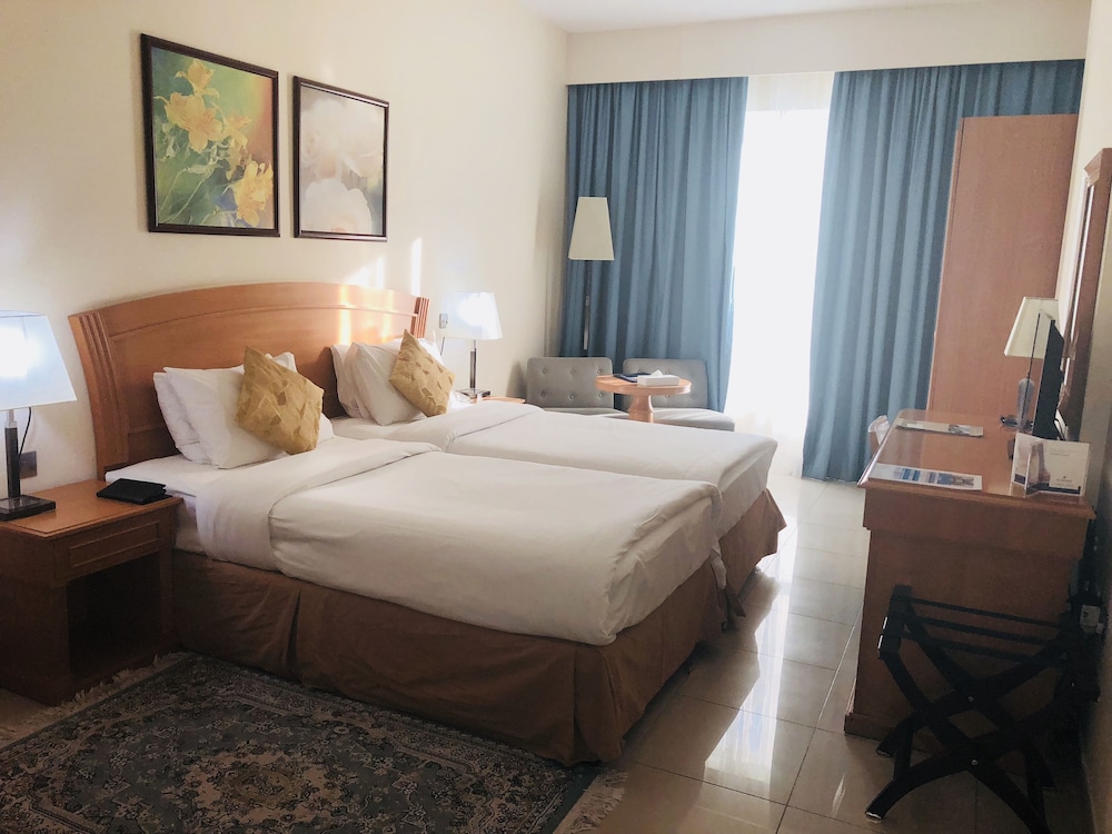 Golden Tulip Sharjah Rezervasyon