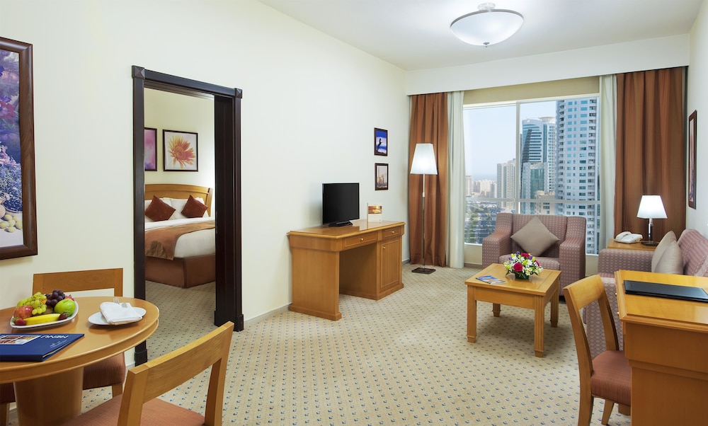 Golden Tulip Sharjah Rezervasyon