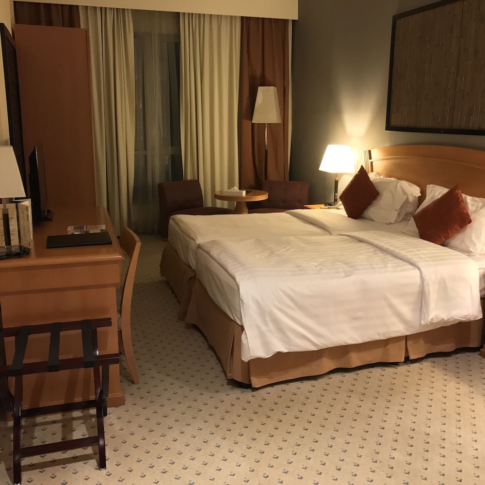 Golden Tulip Sharjah Rezervasyon