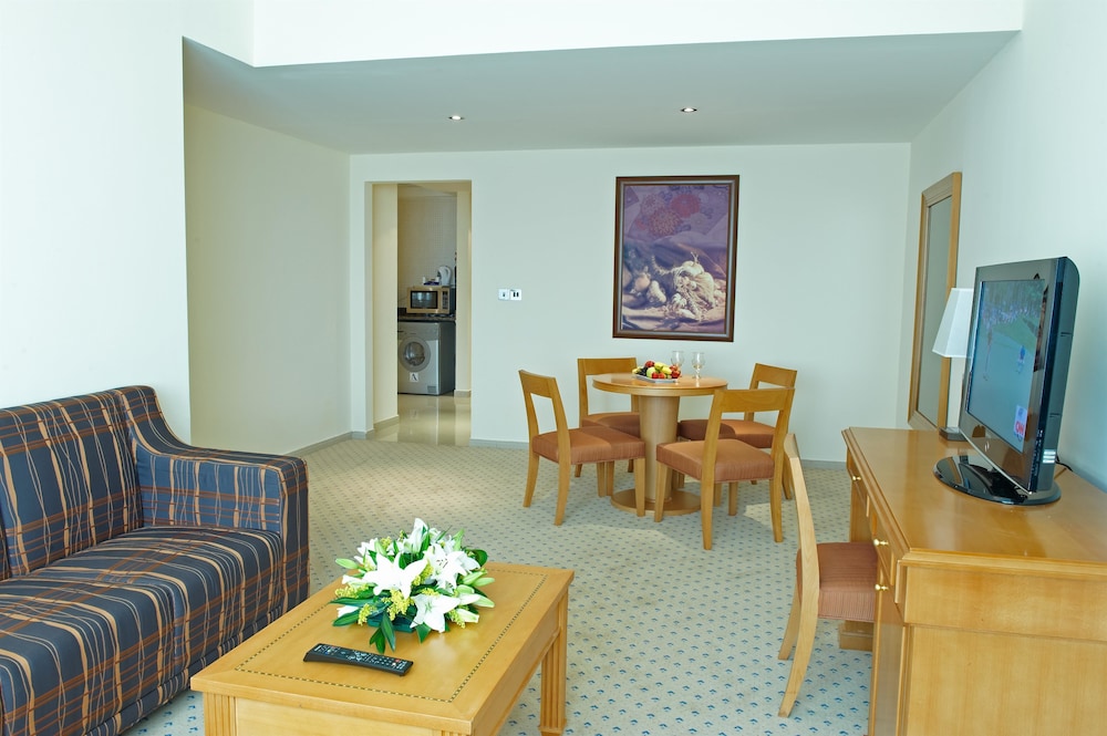 Golden Tulip Sharjah Rezervasyon