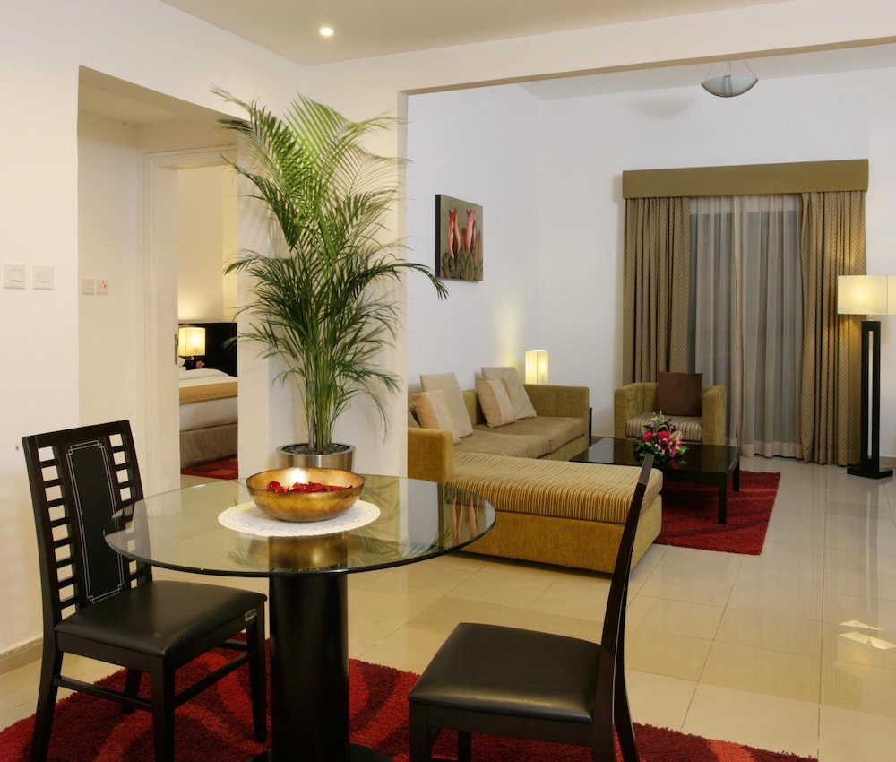 Ramada Hotel & Suites by Wyndham Ajman Rezervasyon