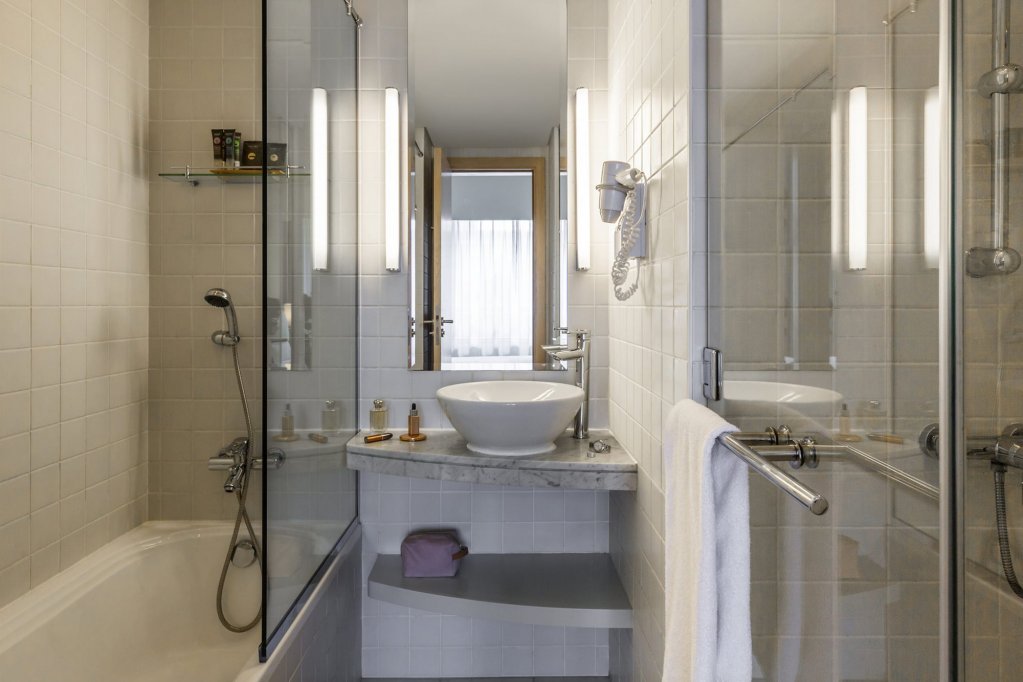 Novotel Suites Mall Avenue Dubai Rezervasyon