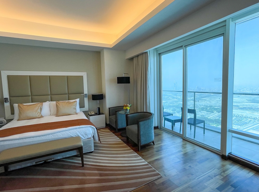 La Suite Dubai Hotel & Apartments Rezervasyon
