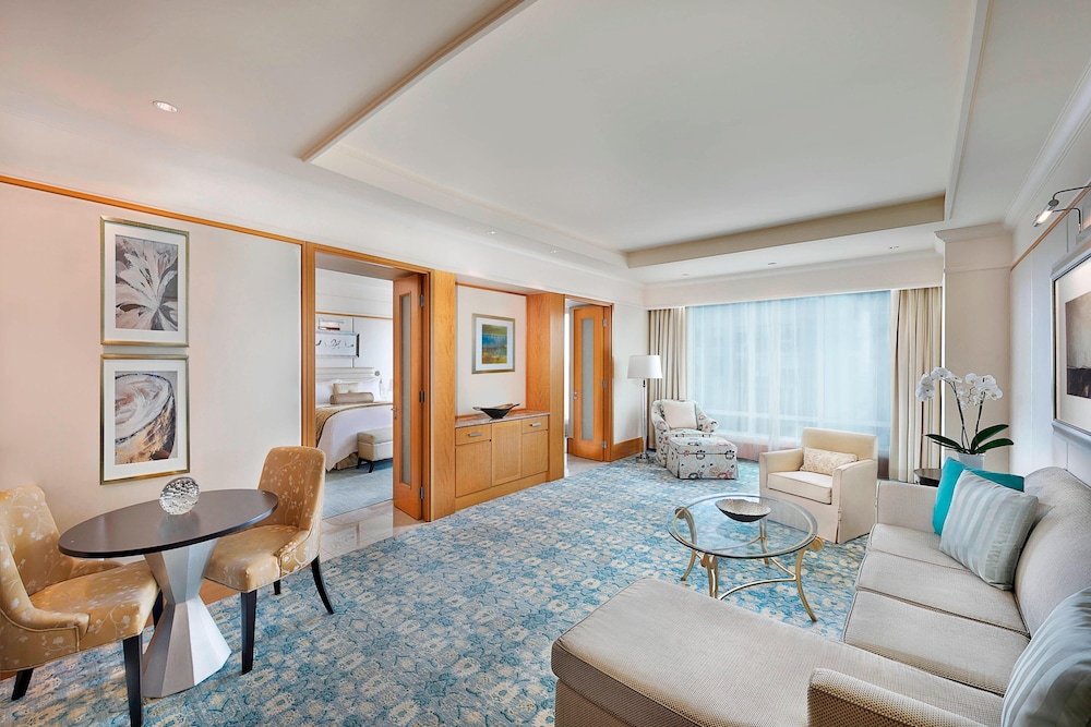 The Ritz-Carlton, DIFC Downtown Dubai Rezervasyon