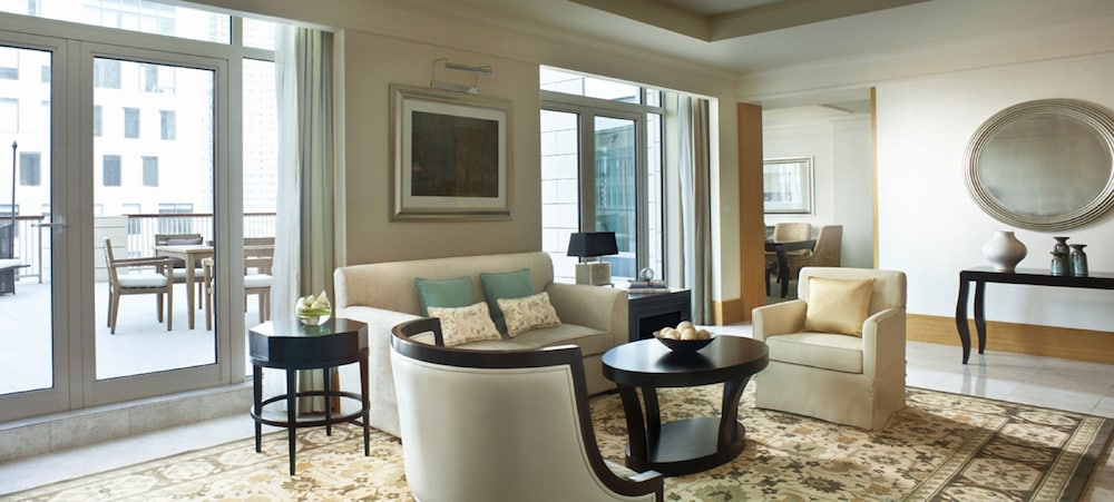 The Ritz-Carlton, DIFC Downtown Dubai Rezervasyon