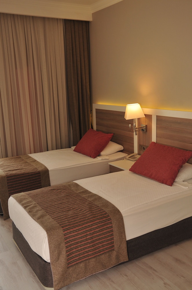LRS Port River Hotel & Spa Rezervasyon