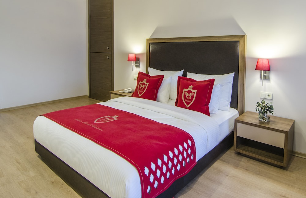 Ladies Beach Suit Otel Rezervasyon