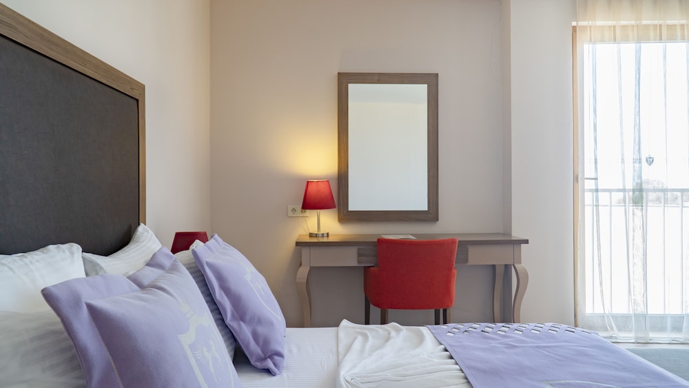 Ladies Beach Suit Otel Rezervasyon