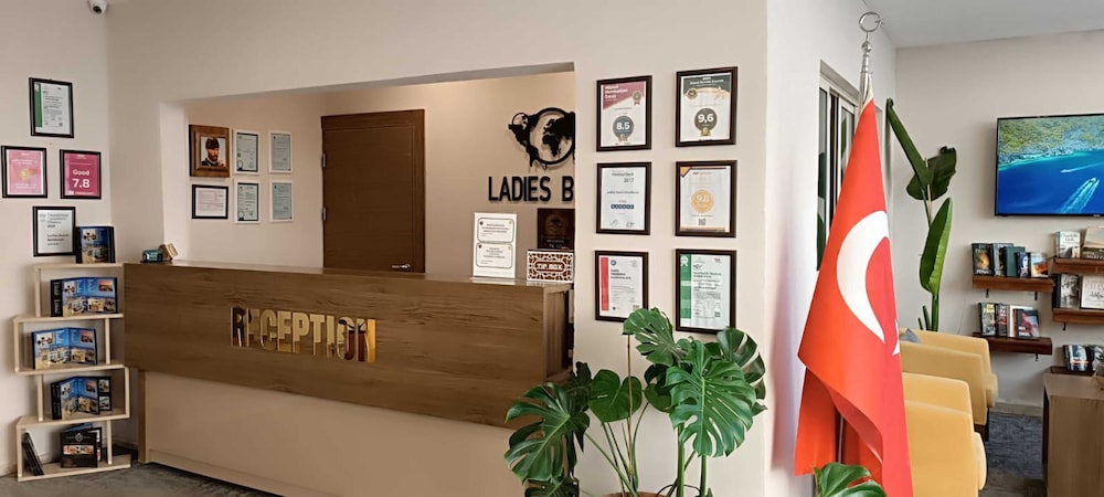 Ladies Beach Suit Otel Rezervasyon