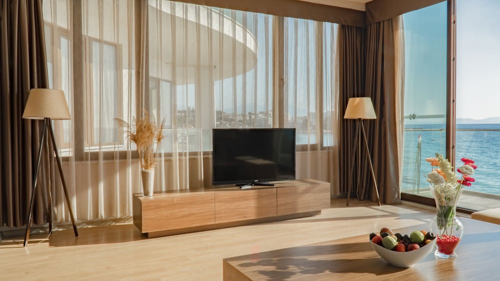 Ladies Beach Suit Otel Rezervasyon