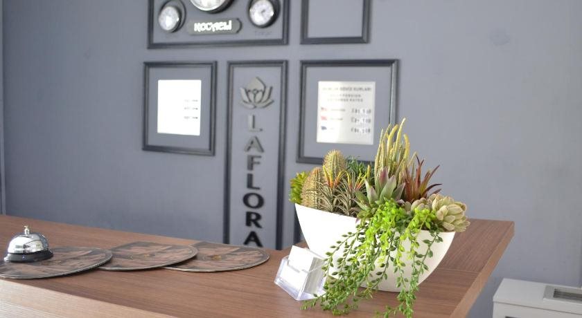 La Flora House Hotel Rezervasyon
