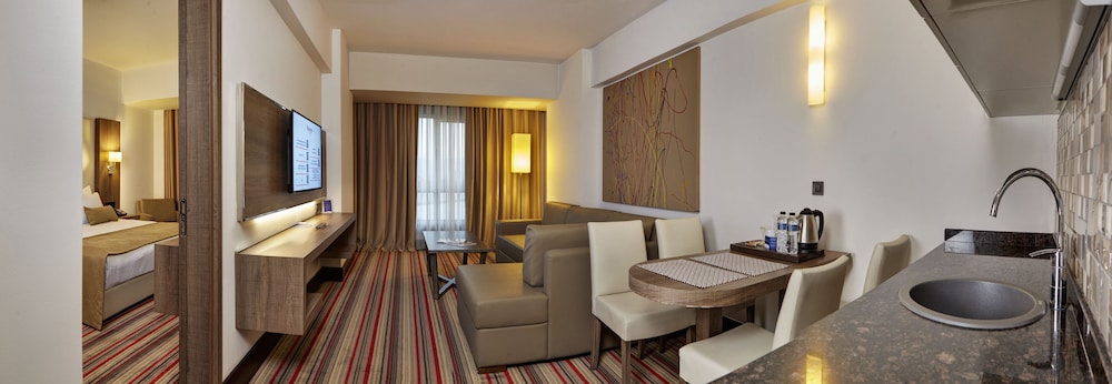 Ramada Plaza by Wyndham Izmir Rezervasyon