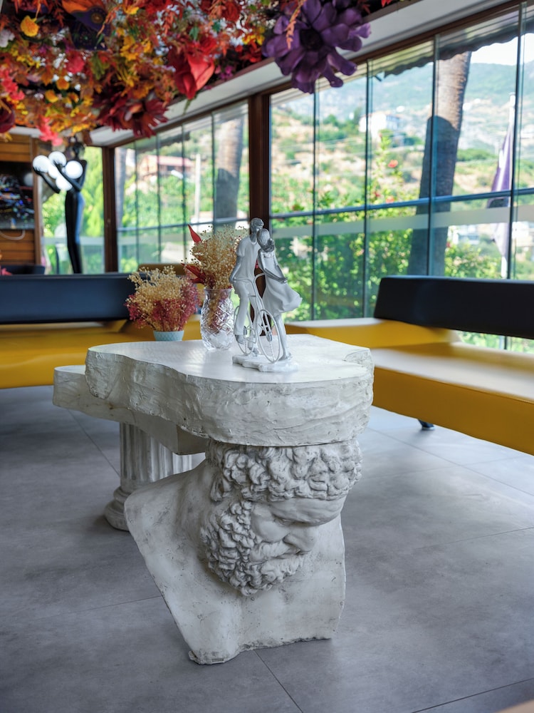 I?llusion Beach Club Hotel Rezervasyon