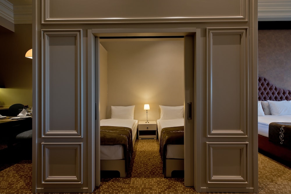Vialand Palace Hotel Rezervasyon