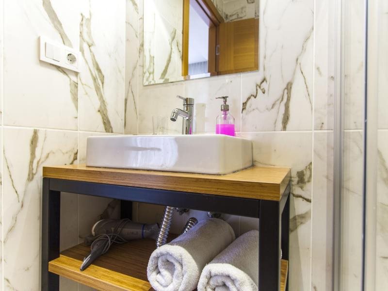 Holas Apartments Rezervasyon