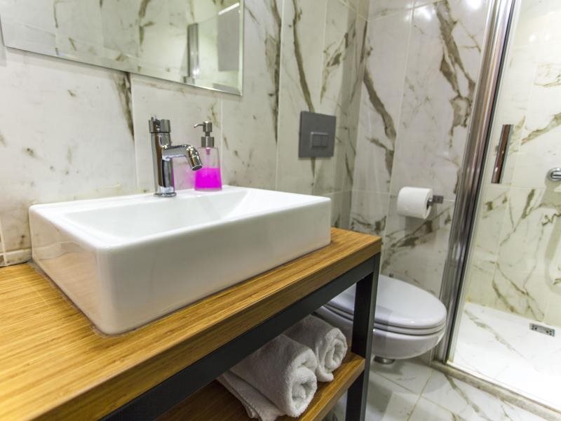 Holas Apartments Rezervasyon