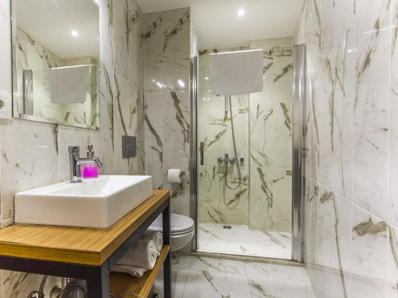 Holas Apartments Rezervasyon