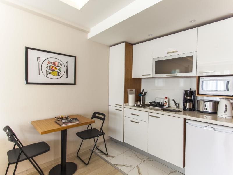 Holas Apartments Rezervasyon