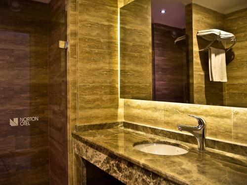 Norton Hotel Rezervasyon