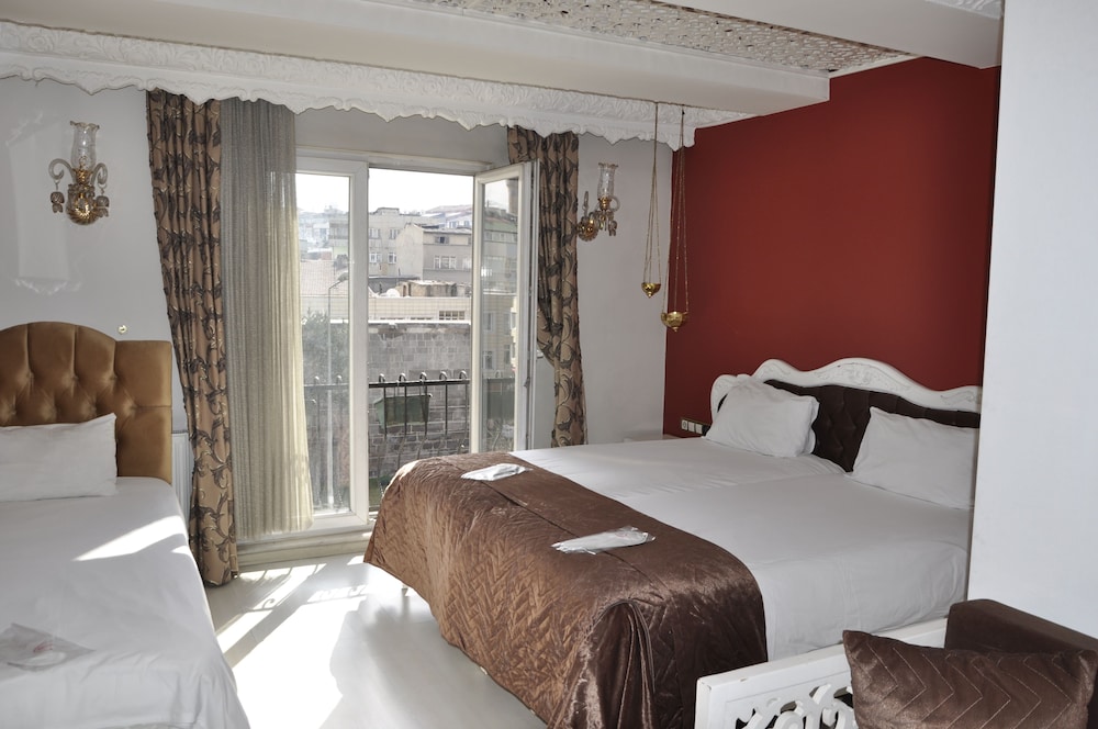 Azade Butik Hotel Rezervasyon