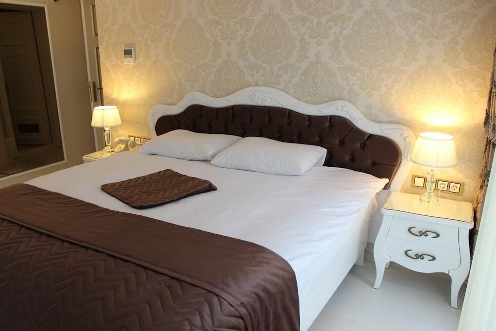 Azade Butik Hotel Rezervasyon