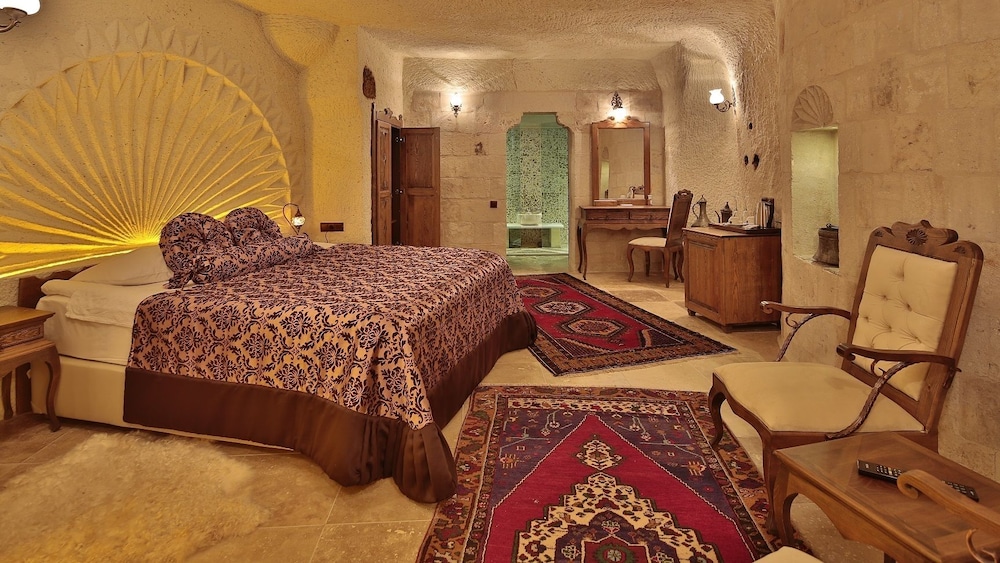 Phocas Cave Suites Rezervasyon