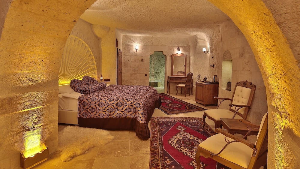 Phocas Cave Suites Rezervasyon