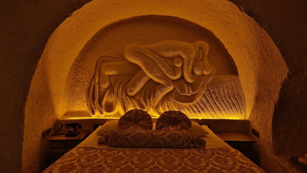 Phocas Cave Suites Rezervasyon