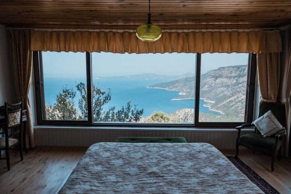 Yediburunlar Lighthouse Rezervasyon