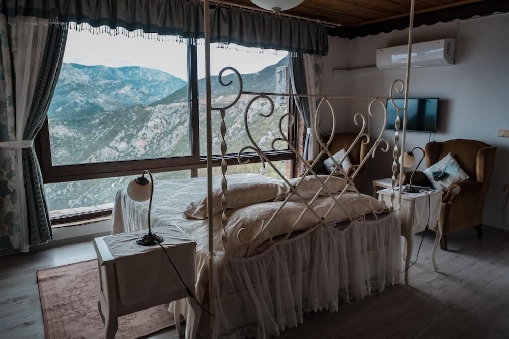 Yediburunlar Lighthouse Rezervasyon