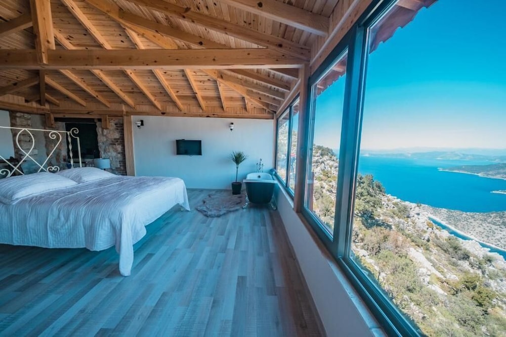 Yediburunlar Lighthouse Rezervasyon