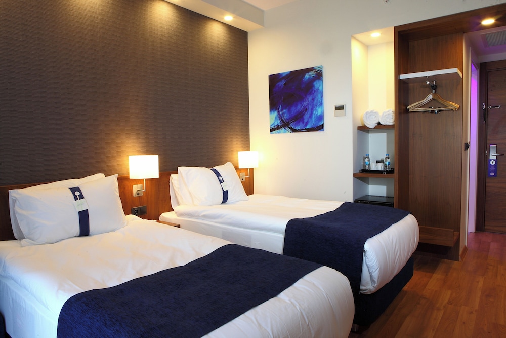 Holiday Inn Express Manisa West Rezervasyon