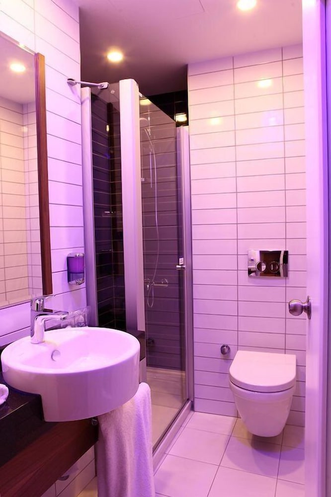 Holiday Inn Express Manisa West Rezervasyon