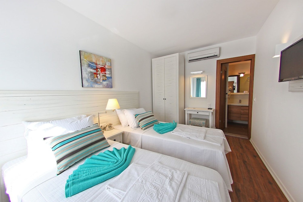 Poseidon Boutique Hotel  & Yacht Club Rezervasyon