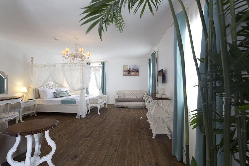 Poseidon Boutique Hotel  & Yacht Club Rezervasyon