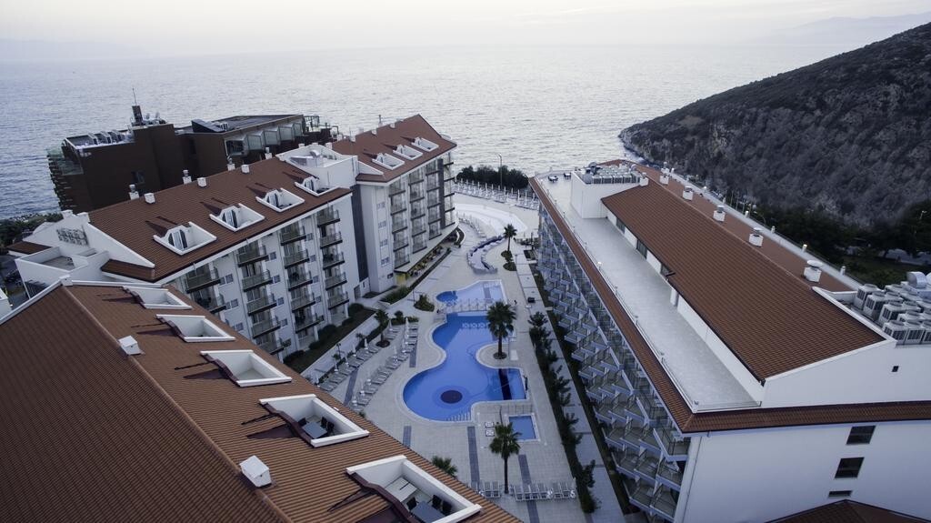 Ramada Hotel & Suites by Wyndham Kusadasi Rezervasyon