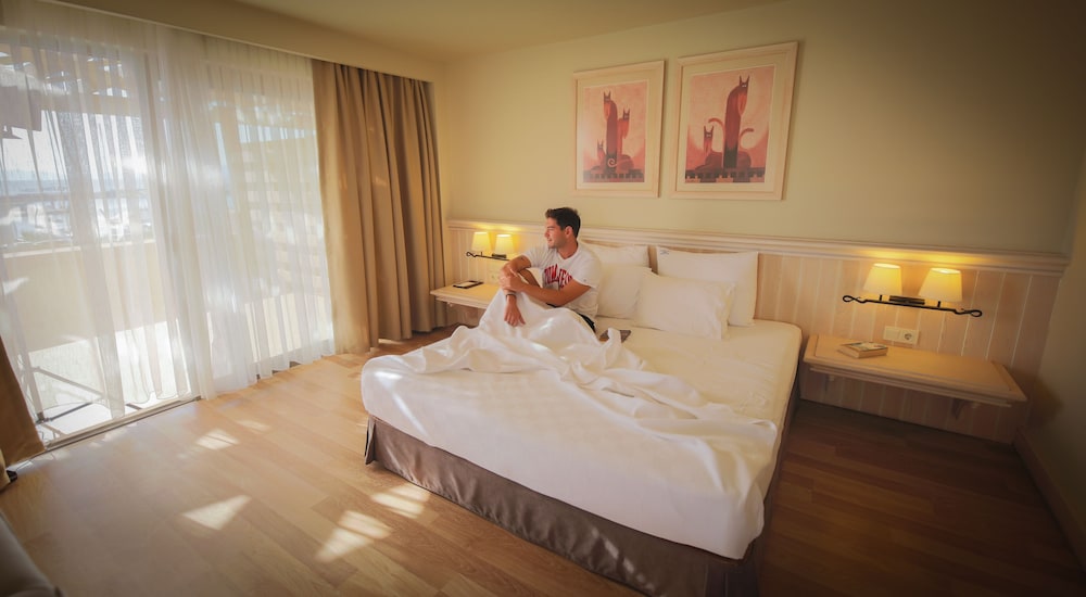 Yacht Club Rezervasyon