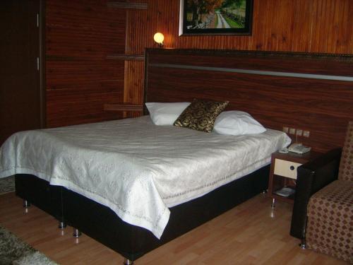 Kayzer Hotel Rezervasyon