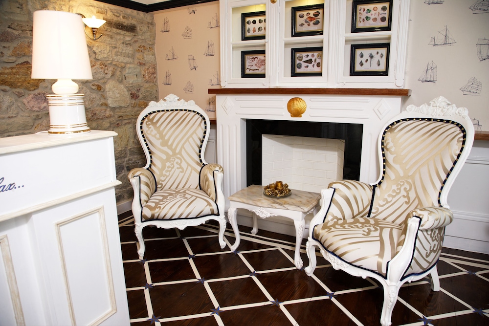 Lola 38 Hotel Rezervasyon