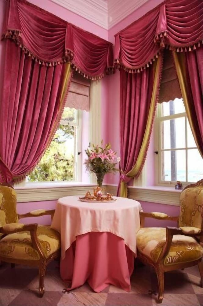 Lola 38 Hotel Rezervasyon