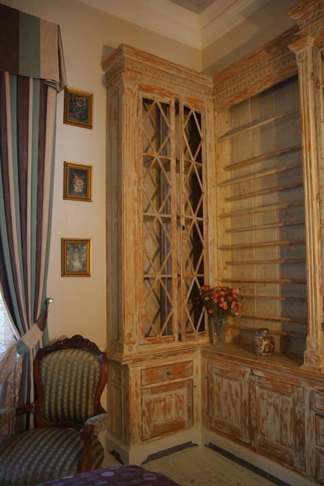 Lola 38 Hotel Rezervasyon